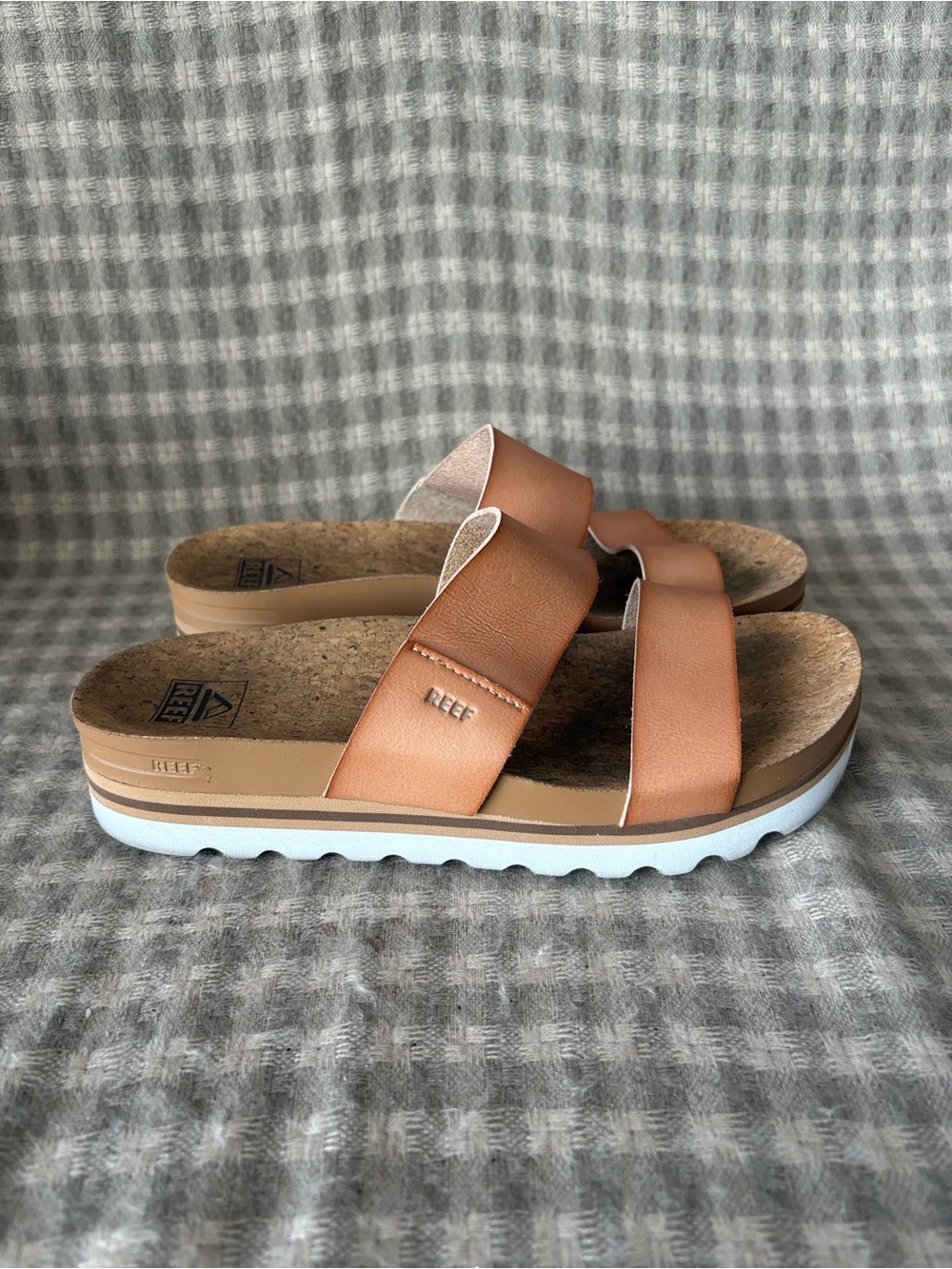 REEF CUSHION BOUNCE VISTA HI WEDGE SANDALS WOMENS 8